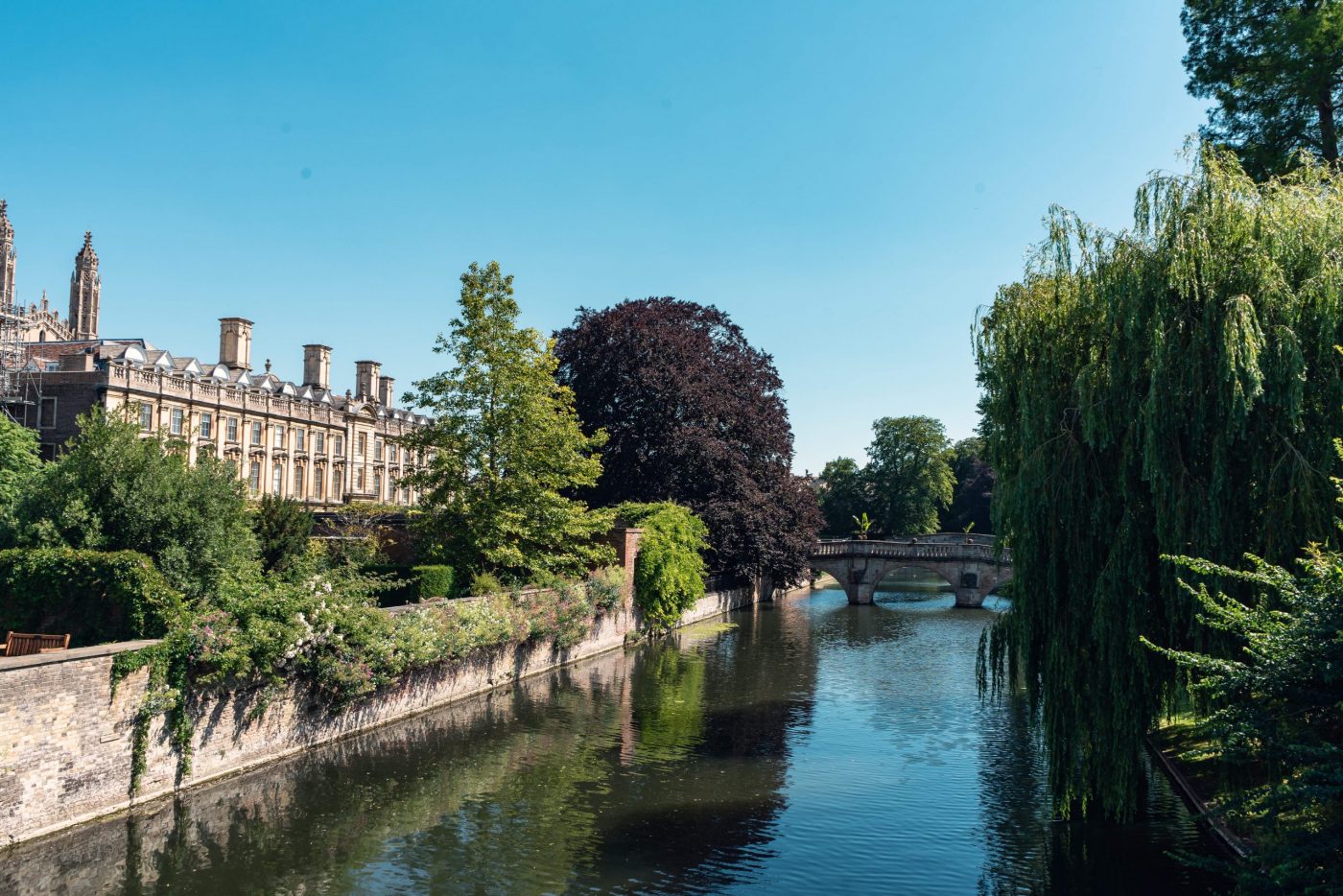 clare bridge over the river cam
